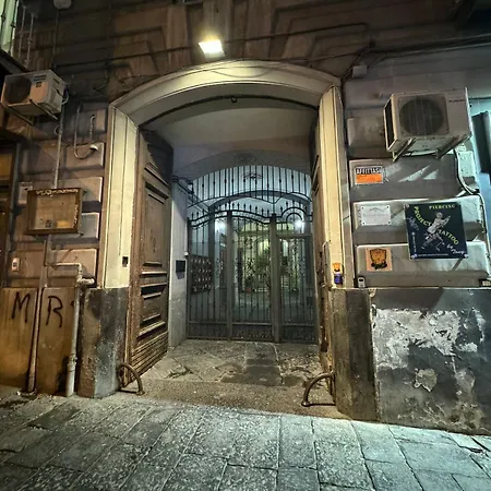 I Leoni Di Rosaroll 3* نابولي