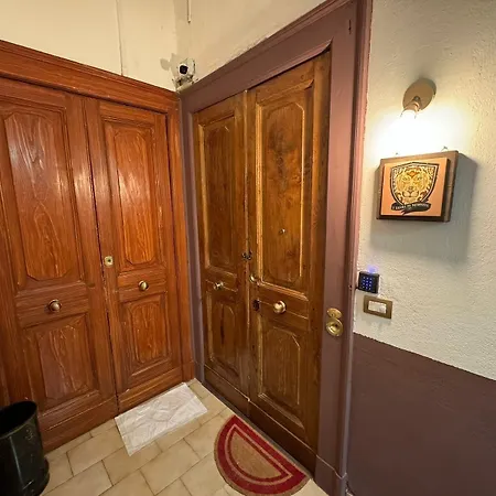I Leoni Di Rosaroll 3* نابولي